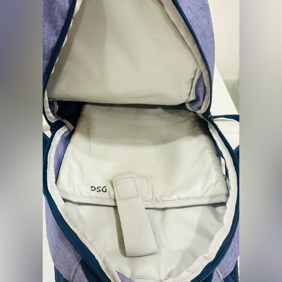 DICK’S Sporting Goods, DSG backpack - Picture 9 of 11